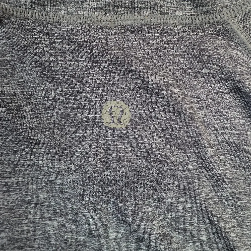 Lululemon Shirt Mens Extra Large Crew Neck Tech Gray Short Sleeve Gym Workout